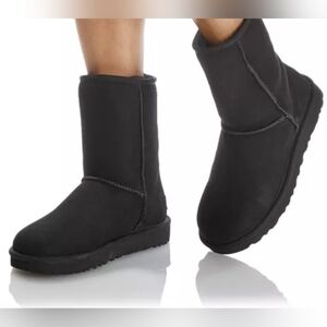 Size 8 - UGG Classic II Short Shearling Sheepskin Black Boot
